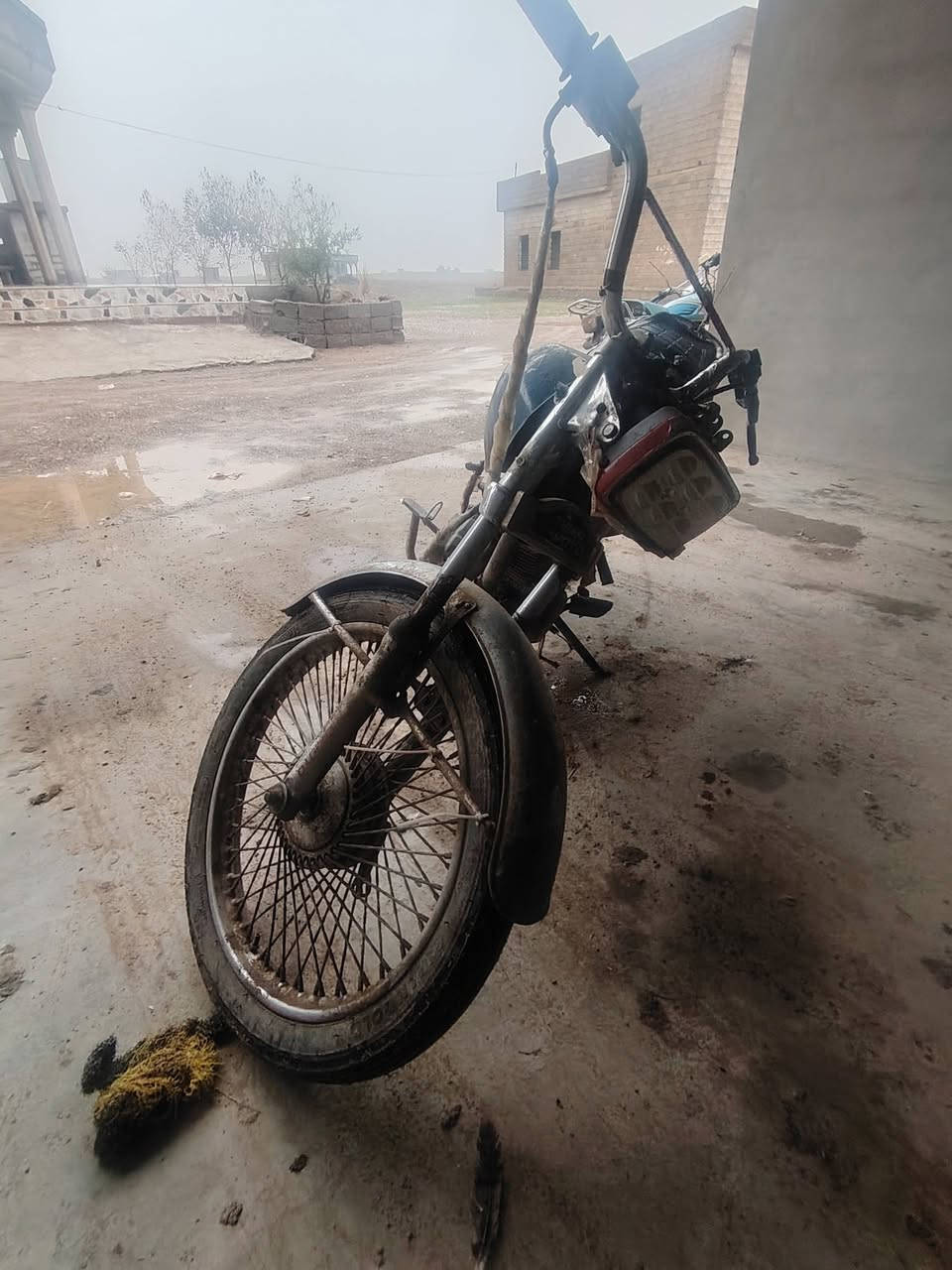 السلام عليكم 
موطور تايكر 18 
مراوس بجهاز 
ويرهم بيع ب 100

***********
