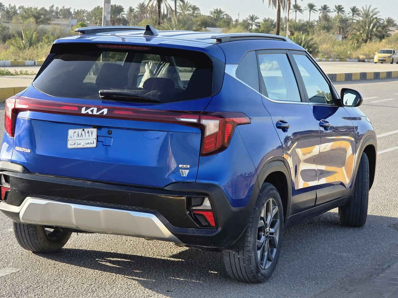 كيا سلتوز موديل 2024 وارد امريكي 
محرك 2000 دوش 
ماصفاتها نص فول 
بصمه - تشغيل عن بعد - فور ويل - تبريد قطعتين - تدفئة كشنات 
وبقية الموصفات المعروفة 
حادثها فقط دعاميه مبدله نفس اللون 
بيها اربع اصابع خشم البنيد بارد 
تصليح اصلي 100%
بدون فتح بدون صبغ 
بدون رقم سعر 158 وبيها مجال 
مكاني بابل مركز المدينة 
***********
