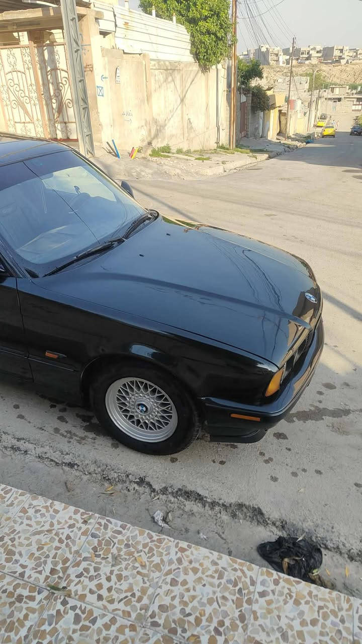 السلام عليكم اخوان BMW525اصل مستعجل حيل  
محرك مسكر عدل 2500شرط
كير شرط
رقم نينوى شرط التحويل 
مصبوغة عام و بدون معجون
لون اسود طوخ 
طخم تاير جديد ويل خلية اصلي بدون تصليح 
بجم عريض 

اخوان السعر 52وبيها مجال للطيبين مستعجل حيل حيل 
موصل تل الرمان
*********** 
و شكراً 🌹
