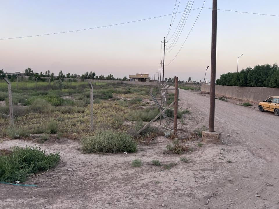 دونم للبيع قرية الخنساء 
الطريق الرابط الخنساء بالجسر الفرنسي 
على الشارع مباشرة مثل ما موضح بالصور 
المنطقه حلوه و هادئه وبيها سكن 
قانون ١٧ 
السعر 50 وبي مجال 

*********** 
للاستفسار اتصال او واتساب
