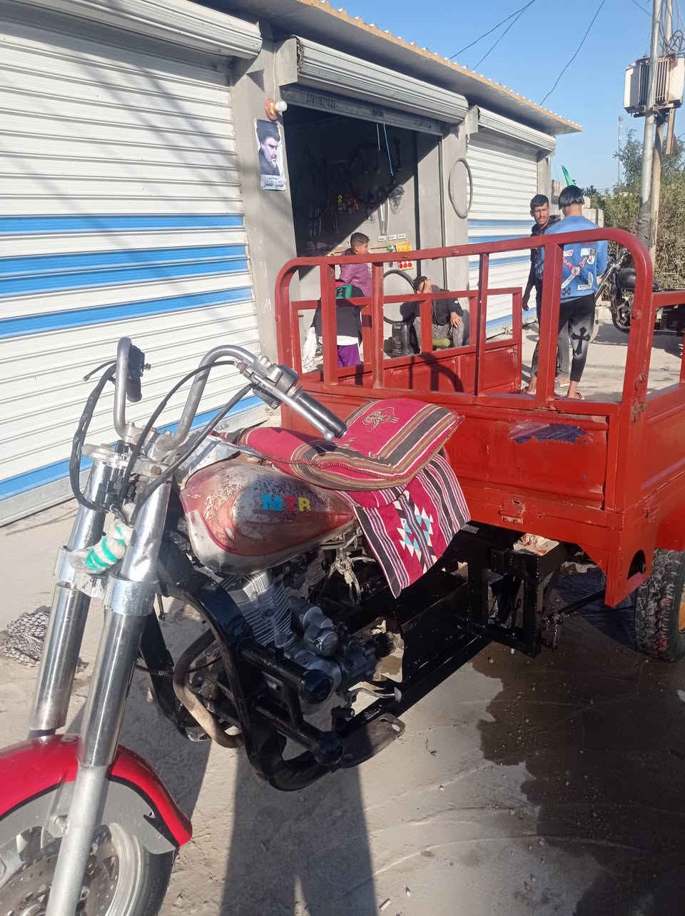 البيع مكاني براكيه مستعجل على بيعته موديل 2007 باب ول السعر 1100. وبيه مجال الشراء يتصل *********** 🖐️
