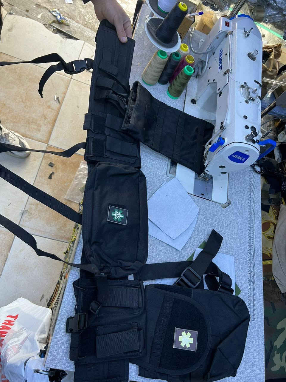 درع ٢٨
مشلح ١٨
خوذ  ١٥
مقص  ٣
بصطال طبي  ١٨
كسارات  ١٠
للحجز والاستفسار :***********
الموقع صلاح الدين العلم سمره
