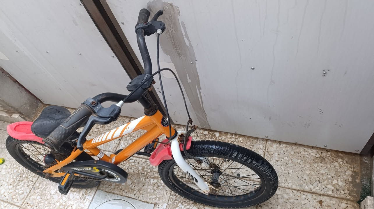 السلام عليكم ورحمة الله وبركاته
🚲 بايسكل حجم 16 نظيف جاهز للاستخدام 
*********** واتساب
