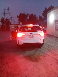 للبيع كيا سورنتو موديل 2014كويتي فول مواصفات الاستفسار 07804826505