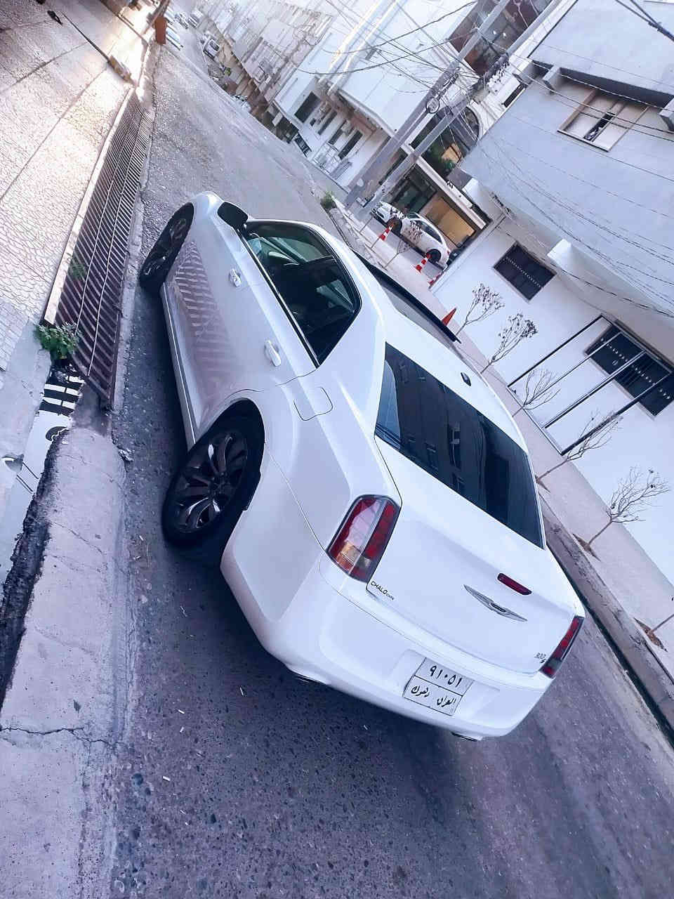 موديل ٢٠١٤ 
مواصفات s
سيارة بدون صبغ بس بي مكانين pdr
ماشية ١٤٠ الف
سيارة فول مواصفات
بانوراما 
بصمة 
جلد 
سعر ٢١٥$
مكان دهوك
***********
