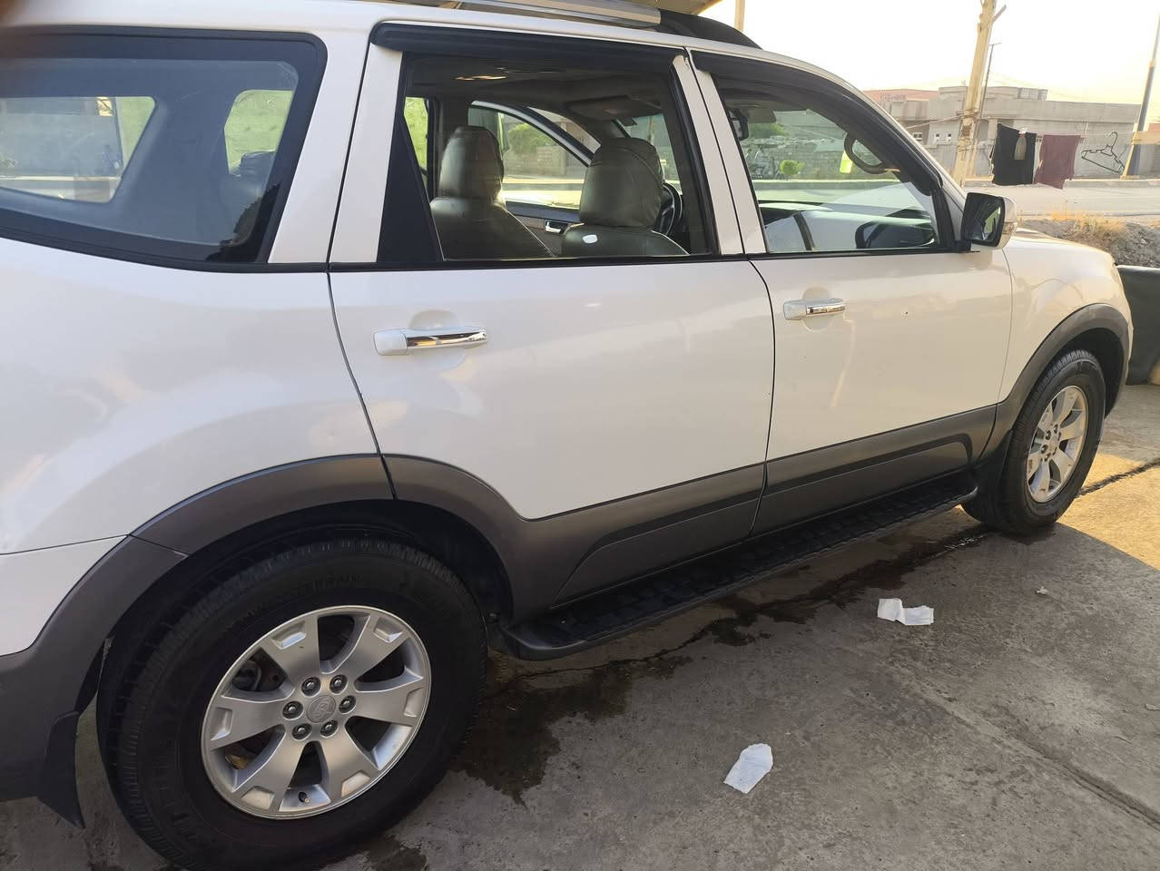 موهافي ٢٠١٠ فول خليجي رقم بغداد سنويه صاقطه صار شهر
ماشيه 400 
خطها عالوليد
فول مواصفات 
بصمه
تحكم ستيرن
طبگ مرايات عالبصمه

مكفول من و الصبغ بيها اقل الشبر بالچاملغ اليمين والصور موجوده 

فور ويل ملغي

بك لايت عادي

بصمه 

فتحة سقف 

كشنات جلد 

شاشه مع مضخم صوت جدد

تبريد 3 قطع 

صدر جديد 

محرك جيد مفتوح 

 گير جديد

كهربائيات كلها شغاله 
سله خلفيه 
الشرعي موجود وعندي وكاله عامه
مكانها الشرقاط الخضرانيه
***********
السعر 135 ورقه وبيها مجال بسيط
