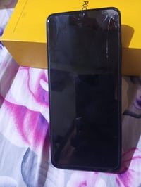 بوكو C71 • ذاكرة ١٢٨ • شاشة مكسورة