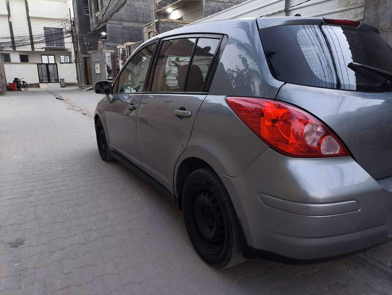 للبيع نيسان فيرسا موديل 2009 بيها 3قطع صبغ بدون دواخل كير والمكينة جاهزات مابيها نقص السيارة رقم بغداد تحويل مباشر السعر 58 مكاني كربلاء للاستفسار ***********
