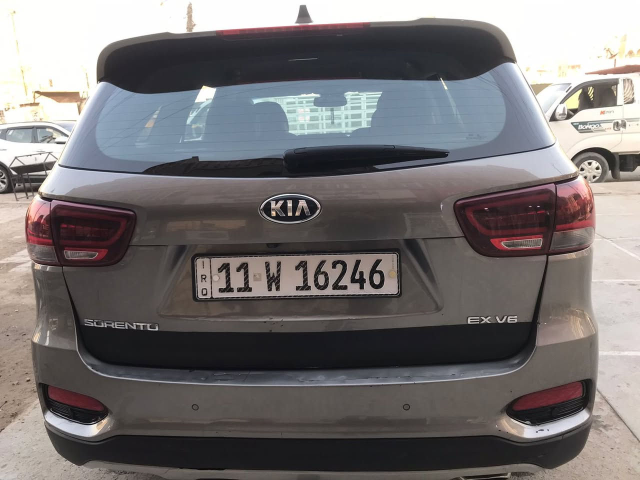 سياره كيا سورنتو مواصفات كامله ٣قطع تبريد تدفئه رادارات عدد٤ ٦سلندر فورويل كشنات جلد درجه اولى كشنات كهربائيه السعر20000الف دولار موديل ١٩  ***********
