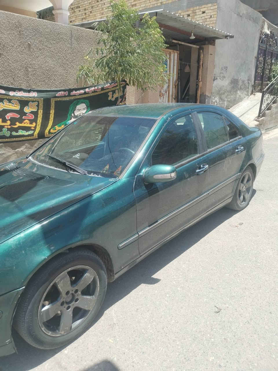 السلام عليكم ورحمة الله وبركاته... مارسيدس ٢٠٠١ اس ٢٠٠ مكينه وكير كفاله ٣٠٠٠ فيفيتي فيشه وكلاص تبريد ثلج ❄️ سنويه ل٢٩وداخله هزة حدادة جديده من الطول لطول تخم تاير وباتري امزون جديد وارضيه جلد وسنتر لوك جام كهربائي السعر ٧٥ بيع اومراوس بسيارة عاليه العنوان بصره قضاء الهارثه***********
