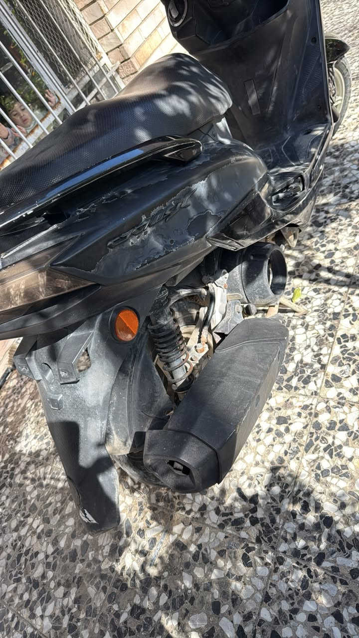 السلام عليكم دراجه سكنس شمعه للبيع ياباني قبق نفخ نوزل خطين الدراجه خير من الله طلاعات نكره سلف كهربائيات كلها شغاله كفرات بلادي جيب فيتر وتعال افحص والاستفسار اكثر *********** المكان بغداد شارع فلسطين
