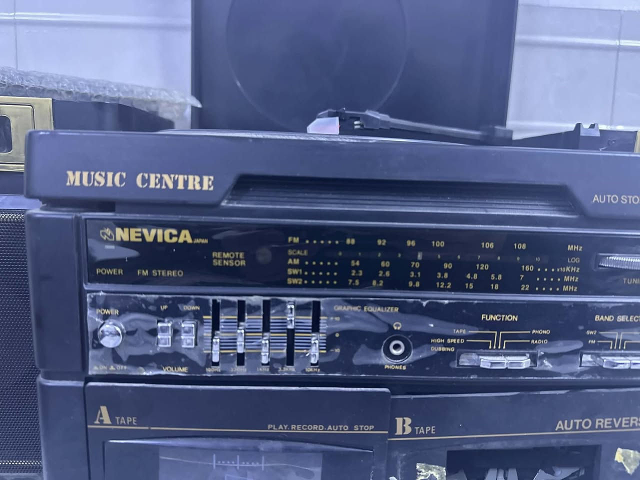 للبيع مسجل دبل كاسيت وراديو وكرام...لأصحاب الانتيكة والمواد القديمة...الجهاز للعرض وكما موضح بالصورة
السعر / ١٥٠ الف بي مجال


**إذا كنت صاحب هذا الإعلان وتريد حذفه لأي سبب، رجاءا أرسل رسالة إلى الدعم الفني**