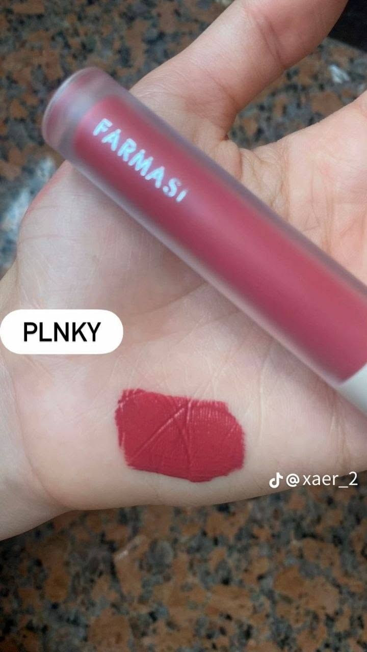هذه مجموعة من أحمر الشفاه السائل المطفي من فارماسي (Farmasi Matte Liquid Lipstick). 
تأتي المجموعة في عبوة تحتوي على 12 قطعة.
تتميز بتركيبة غنية بالألوان وتدوم طويلاً دون أن تتسرب أو تنتقل.
القوام كريمي ينساب بسلاسة عند التطبيق.
تحتوي على مكونات مرطبة مثل زيت الأفوكادو وفيتامين E.

الفارمسي 🔥🔥🔥
12 لون

سعر خاص
توصيل لجميع محافظات العراق


**إذا كنت صاحب هذا الإعلان وتريد حذفه لأي سبب، رجاءا أرسل رسالة إلى الدعم الفني**