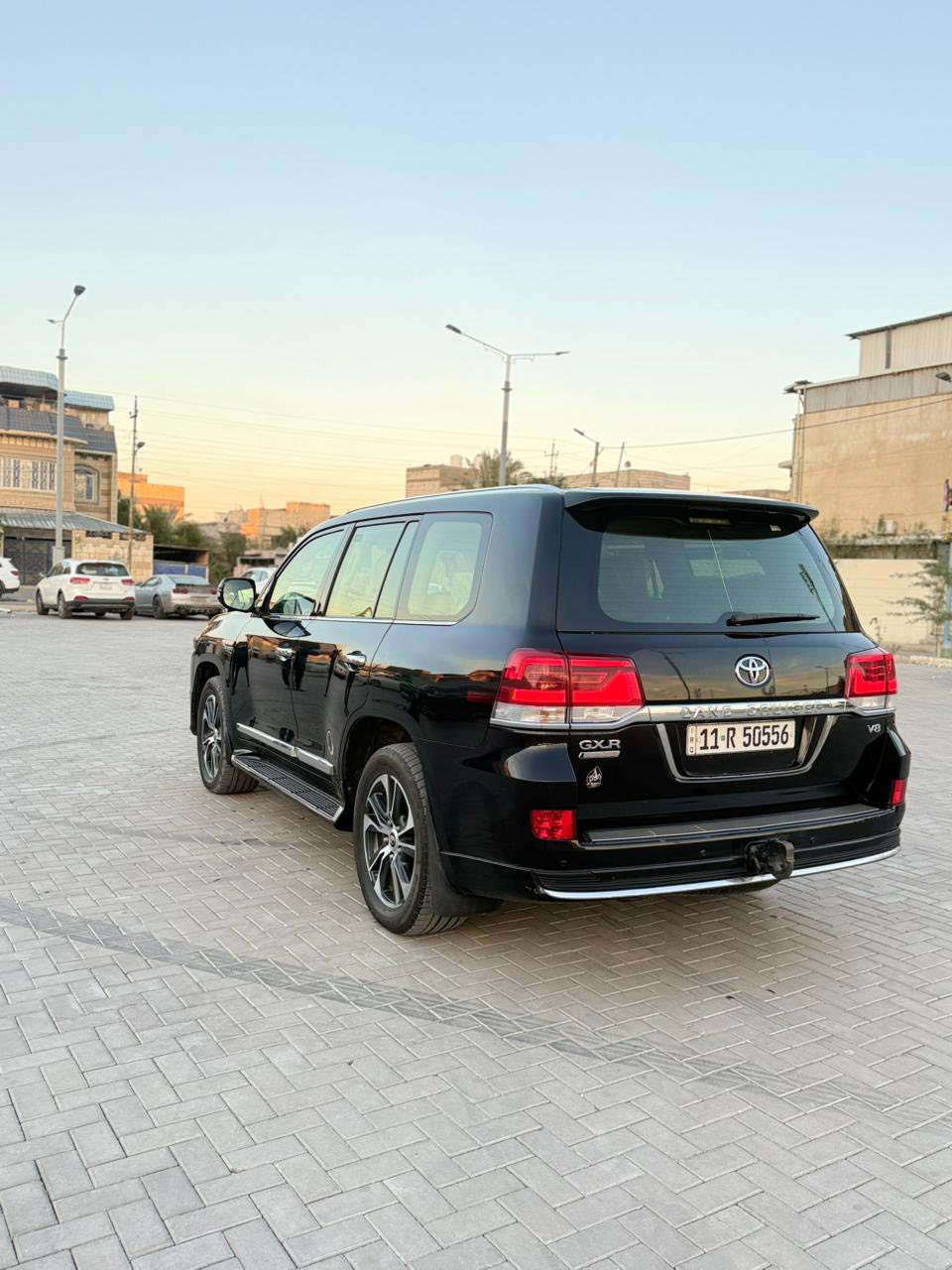 تويوتا لاندكروز GXR موديل 2020 ساز باب اول كراند تورنك نظيفة جداً رقم بغداد الجديد بأسمي لون اسود مغلفه ppf كامل مكفولة كفالة عامة 

🟩 السعر  _ 560 بيع مستعجل جوة سوق 

عداد المسافة : 120 الف كيلو حقيقي السياره بوضع الزيرو 
فول مواصفات 1/1 
لون اسود مغلفه ppf كامل

1- فتحة 
2- بصمة 
3- كراسي كهرباء 
4- كشنات جلد
5 -  3 شاشات كبيرة بلاد ام الترحيب
6- حساس خلفي وامامي 
7- جنطة كهرباء ( جكات )
8 - تحكم ستيرن جهتين
9 - مري شفط 
 10 - تشغيل عن بعد 
11 - اشاير ترحيب
12 - كشنين كهرباء 3 دكم 
13 - حساسات امامي وخلفي 
14 - شاحن لاسلكي( واير ليس ) 
15 -  8 ايرباك 
16 - دبل ماوس 
17 - اربع كامرات محيطيه 360 درجة 
18 - طفاية 
19 - ثلاجة 
20 - لايت زنون كشافات
21 - كروز سرعة 
22 - تحكم كهربائي بلمري 
23 - ويل كب كروم حجم 20
24 -حجم المحرك: 8 سلندر 
25-ميموري
26 - بصمات عدد 2
27 - نظام EST 2nd
28 - نظام ABS
29 - زراكات لايت
30 - شاشة ليزيرية
31- دشبول لگزز
32- اشارة لگزز
33- مري قابله للطي مع الرجوع
34-دوسات ليزريه علامة لاندكروز 
معروفه مواصفات الساز  
مكان السياره: البصرة 
السعر 560 ورقة 
للأستفسار
***********
