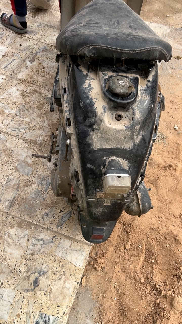 السلام عليكم دراجه عبد الحليم شغاله بس متروكه صارلها اهواي كفراتها موجودات بس مشادهن السعر 75قابل لتفاوض الرقم ***********
