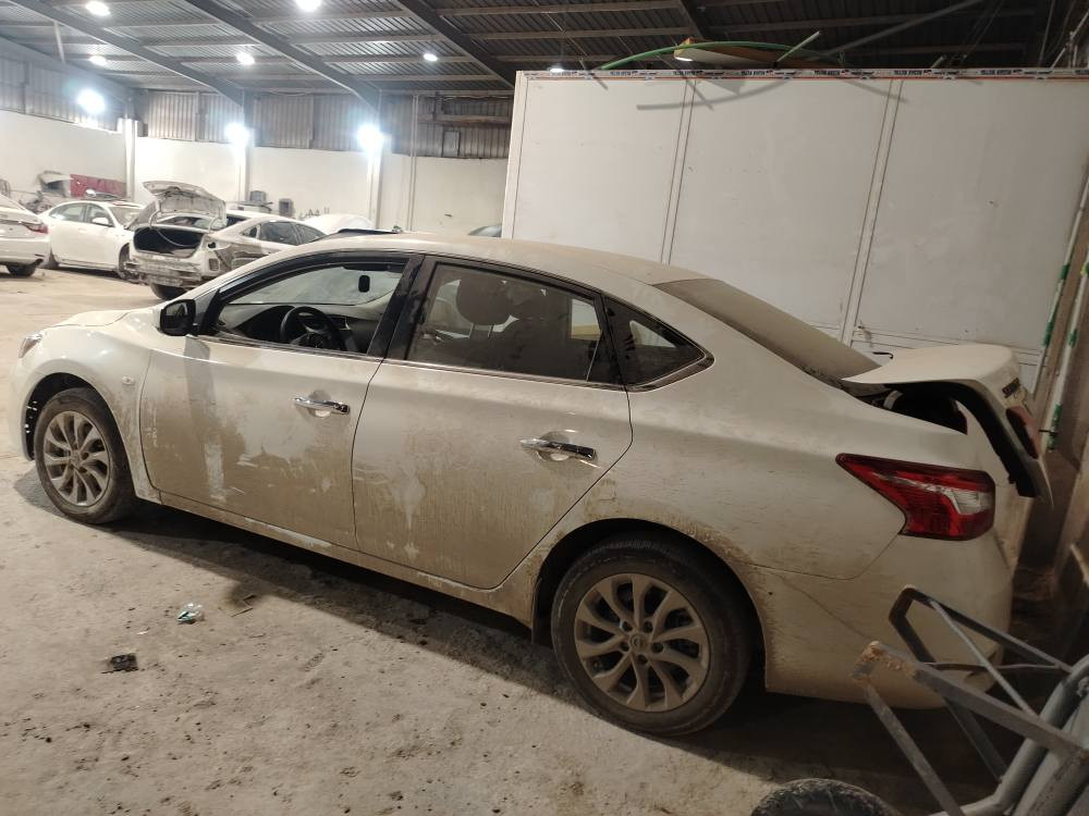 نيسان سنترا خليجي 2025 ماشيه ١١ الف كيلو رقم أربيل تحويل مباشر  بيه صبغ بنيد ودعاميه فقط بدون ارباك شغاله عوزها بس عقل مضروب
السعر ٩٨ ورقه
*********** البصرة, العراق
