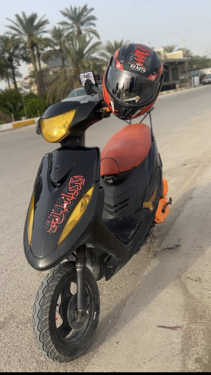 سلام عليكم ماكس عدله للبيع او 🛵🏍️مراوس بدراجه ايراني 5 كير
الدراجه خير من الله ماناقصه ايشي محرك بلاد بملحه بعده نقصه فقط بريك امامي مابيه 
كهربائياته 100‎%‎ محركه شلعه معدل كله تمامم 
رايده ب650 وبيه مجال بسيط حك الجيه 
موقع الدراجه بغداد الصبح متواجد باب الشرجي 
وبليل بمنطقه الكريعات قرب الاعضميه 
للتواصل واتساب ***********  🖤🔥
