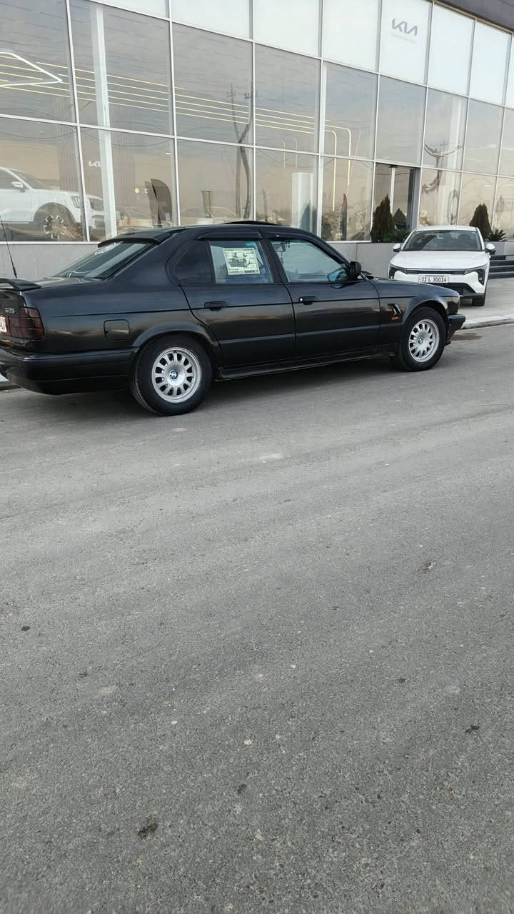 سلاام عليكم اخوان بيع مستعجل بي إم 525 رقم مصطره هزه جديدة سنويه لا 30 محرك كبس كير توماتيك كير محرك شرط كابون بانزين شرط تحويل سيارة مكفولة من طخه وضربه فقط صبغ جماليه طخم ورا وكدام كلو جديد طخم تاير جديد وايرمنيه كلو شغال سيارة ترايك لا بغداد عنواني موصل حي الميثاق السعر 52 بيه مجال شي قليل خوان مكلف بل نشر اليحب يخبرني عل رقم ***********///***********
