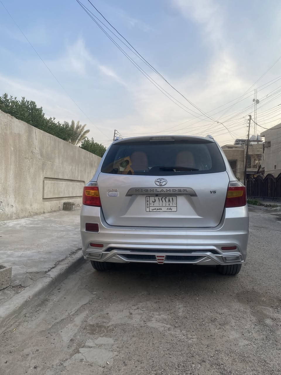 السلام عليكم
اخوان تويوتا هايلندر ٢٠٠٨ كلين بدون حادث مصبوغه صفحتين بسبب الشريط محدثة دعاميات لكزز استيراد خاص مكينه ٣٥٠٠ ثلاث قطع تبريد كير ومكينه نظيفات صدر امامي خلفي جديد تخم تاير جديد باتري جديد شاشه كبيرة مع تحكم تبريد داخل جلد مشمشي عمل درجة اولى لد نهاري السيارة خير من الله مكان السيارة بغداد السعر ١٥٠ للتواصل ***********
