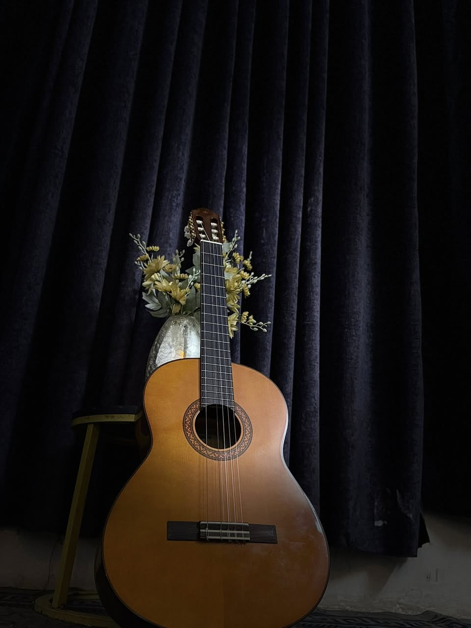 Guitar yamaha c70
وتر مكطوع ، اوتاره من الافضل تبديل بس مو ضروري جدا يمشنك هوايه
ضربه خفيفه موضحة بالفيديو 
كارتونة موجودة
185 الف منهي
للاستفسار - ***********
عنواني بغداد - الغدير
ماعندي توصيل
