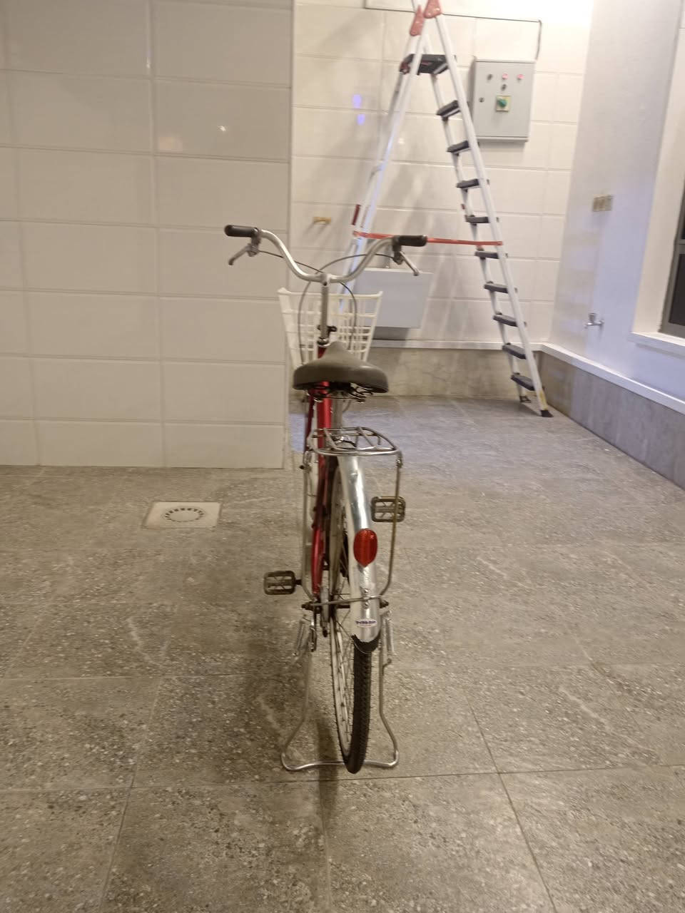 شارع 17 مطعم عمر يوسف السعر 75 الرقم ***********
