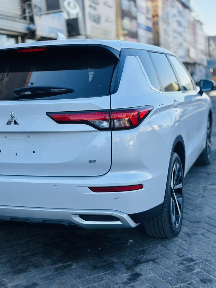 🚗للبيع – سيارة صفر (وكالة امريكي ) 🚗
Mitsubishi Outlander 2024 – فئة SE (أعلى م

📌 رقم شاصي (JA4J3VA85RZ065569)

✨ المواصفات:

 • محرك قوي و اقتصادي (4 سلندر)

 • نظام دفع ثنائي (أمامي FWD)

 • شاشة كبيرة + نظام ملاحة

 • كاميرات 360 درجة

 • حساسات أمامية وخلفية

 • فتحة سقف (Sunroof)

 • مقاعد جلد فخمة

 • توتدفئة للمقاعد

 • نظام تشغيل بصمة (Smart Key)

•

 • شاشة عدادات رقمية

 • نظام صوتي عالي الجودة

 • مثبت سرعة + رادار

 • نظام أمان متكامل (تحذير خروج عن المسار + مانع اصطدام)

 • 7 ركاب (عائلية مريحة)

📌 الحالة: صفر كيلومتر – 

وارد امريكي تقرير مياه امطار تشغيل وقياده من داخل مزاد امريكا 

📌 اللون: (ابيض صدفي )

 📌 رقم شاصي (JA4J3VA85RZ065569)

🔥 سيارة متكاملة – أعلى فئة – جاهزة للتسجيل

تترقم جميع محافظات من غير قليم كردستان 

📞 للاستفسار: (رقمك هاتف 📞 ***********

— في ‏بغداد. الطالبية.‏
