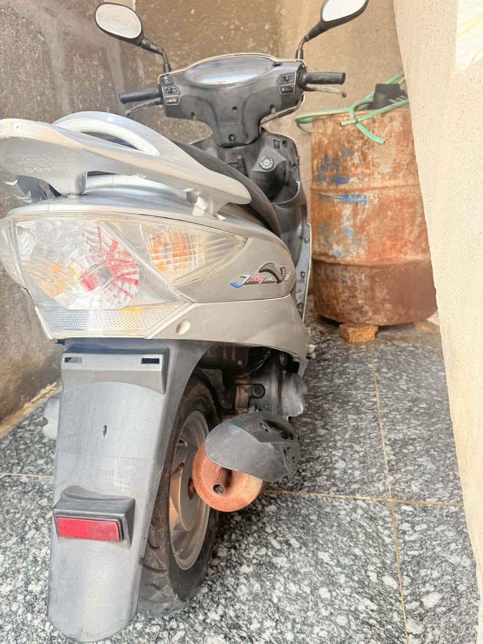 سلام عليكم دراجه البيع مكفوله كفاله عامه تجي وتفحص مديل 16/تصال عله رقم ***********
