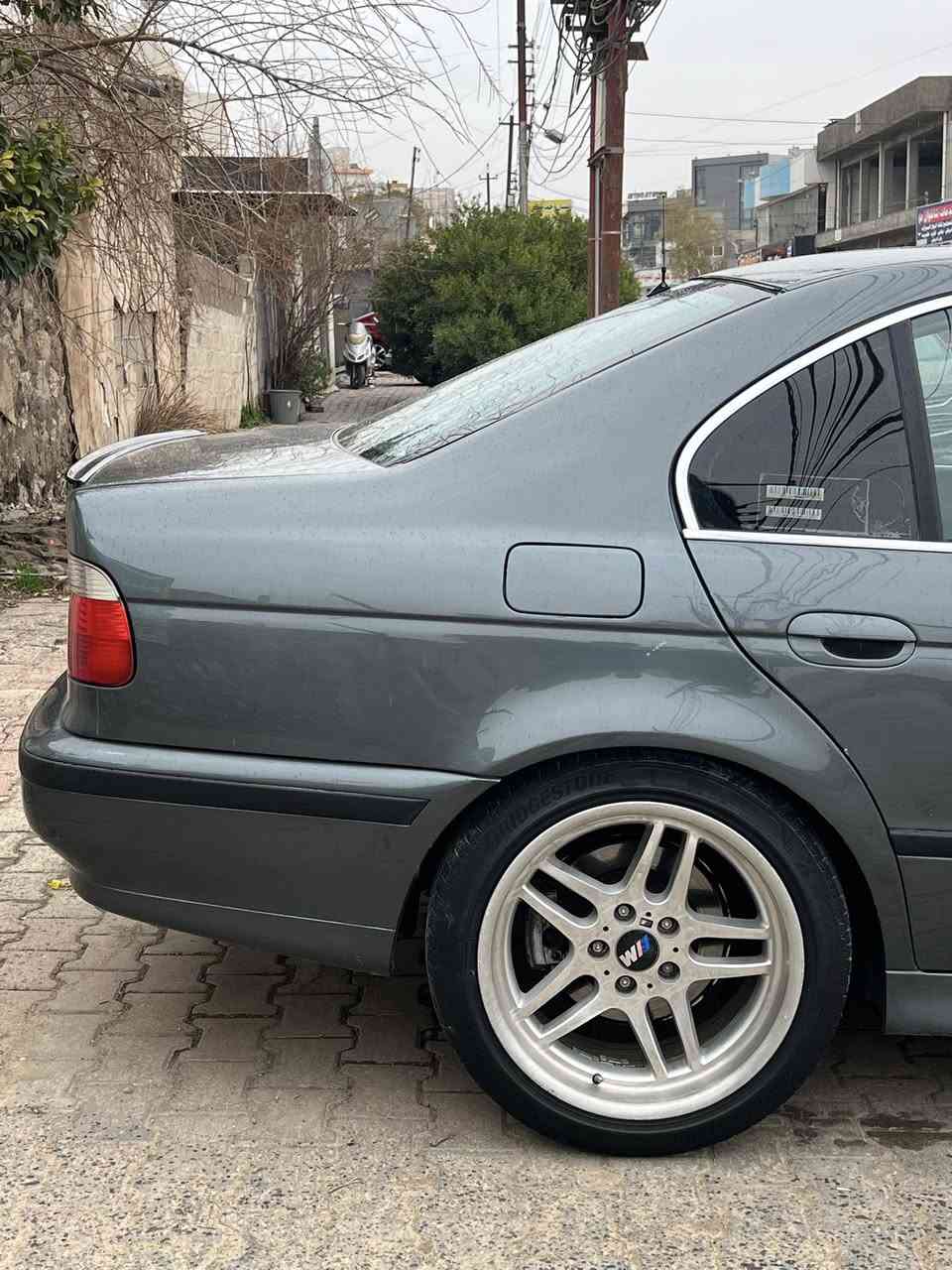 BMW E39 صقر
مودیل 2002 
محرك 525 دبل فانوس بلاد اصل  و بلیتە 
رقم کرکوك مشروع وطني سنویە بسمي تحویل ثاني یوم
سنویە جدید لحد 2028 
سیارە بدون ضربە فقط صبغ حزام جمالي
کشنات جلد 
کشنات تدفئە 
مرایات کهرباء و هیتر و شفت 
تحکم ستیرن 
تحدید سرعە 
شاشە بلادیە شاشە قلاب 
حساس خلفي 
بردە خلفیە 
تبرید مرکزي نضام سبلت 
سیدي بوکس 
دعامیە M 
ویالە M 18 توو سایز 
لایتات عالي و ناصي عدسە و زینون ب ٣ ورقات 
لایتاتها داینامیکي 
تدفئە و تبرید بشرط 
نضافە دواخل 95‎%‎
حجر صالانصە بیها 
کیر و محرك بشرط لا صرف لا بخار 
حدادیە امامي و خلفي جدید 
کوبون بانزین موجود 💳
مکان السیارە کرکوك 

***********
***********
سعر١٠٩

BMW E39 سەقەڕ 
مۆدێل 2002 
مەکینەی 525 دەبڵ دیجیتاڵ بیلاد و لە پلێت 
ڕەقەم کەرکوک مەشروع وەتەنی بە ناو خۆمەوەیە تەحویل بەشەرت 
سەنەوی تا 2028 تازەیە 
سەیارەکە بێ زەڕبەیە بەس حیزامە بۆ جوانی 
کوشن جلدە 
کوشن هیتەرە 
ئاوێنەی کارەبایە و هیتەرە و شەفتە 
تەحەکومی سەر سوکان 
تەحدید سورعە 
شاشەی بیلاد شاشە تەقلەیە 
حەساسي دوای هەیە 
پەردەی پشتەوە 
تەبرید مەرکەزیە نیزام سبلیت 
سیدی بۆکسە 
دەعامی M
ویلی M18 دوو سایز 
لایتەکانی عالی و ناصی عەدەسەو زینۆنە بە ٣ وەرەقە بۆی کڕاوە 
لایتەکانی داینامیکیە 
تەبرید و گەرمی بەشەرت 
ناوی 95% پاکە 
بەردی ساڵانسای تیایە 
گێڕ و مەکینە بەشەرت نە سەرف نە بوخار 
تاخم پێش و دوای تازەیە 
بیتاقەی بەنزینی هەیە 💳
شوێنی سەیارەکە کەرکوک 
***********
***********
نرخ ١٠٩
