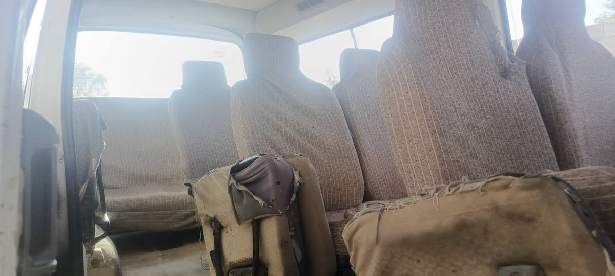 السلام عليكم شباب عندي هاي فتون للبيع موديل 2009 رقم احمر سياره حلوه وجاهزه كبل  للشغل كير اوتوماتيك محرك ونجي ياباني سنويه كارتونيه كير محرك اكسل كفاله كهربائيات كامله دوشمه نضيفه مكاني ديالى قرب جسر السنديه رقمي بي واتساب *********** سعرها 22 وبيها مجال شويه كوم حديد السياره
