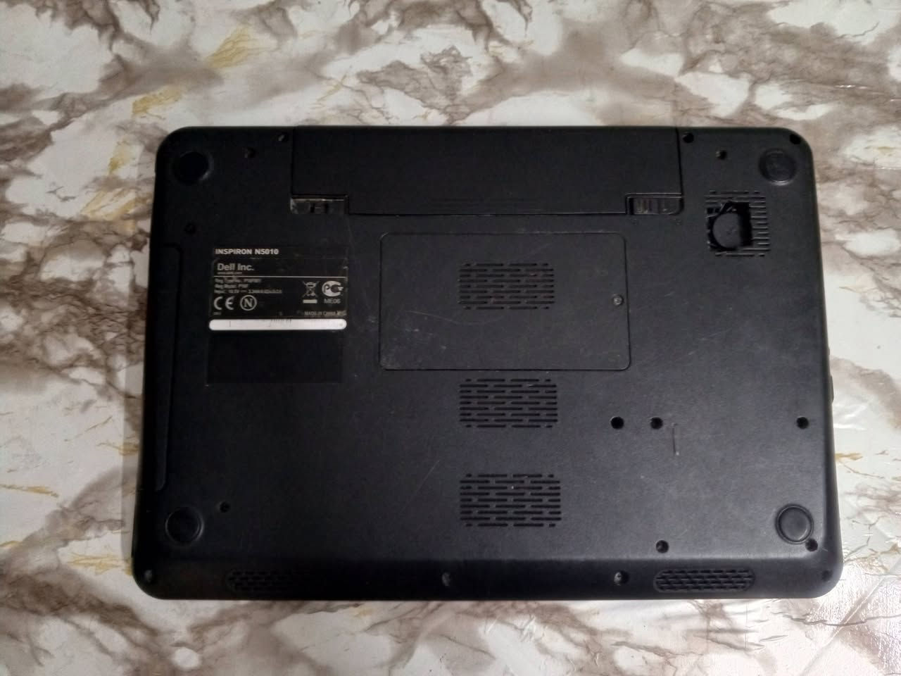 ✅السلام عليكم لابتوب استعمال DELL  دراسة وتصفح والعاب خفيفة ✅
 
المواصفات
. 
حجم شاشة كبير 14

.

المعالج  Intel(R) Core(TM) i3 CPU       M 370  @ 2.40GHz   2.39 GHz
. 

ذاكرة RAM المثبتة  ‌‏4.00 غيغابايت (‌‏3.87 غيغابايت مستخدم)
. 

مساحة التخزين  320 GB HDD
. 

 كرت الشاشة  AMD Mobility Radeon HD 5000 Series (1015 MB)
. 
منافذ USB عدد 3
. 
يحتوي على منفذ  HDMI    +   LAN   +    CD DRIVE 
. 
. 
ملاحضات بسيطة صوته ناصي 
ونقص دگمه من الكيبورد


**إذا كنت صاحب هذا الإعلان وتريد حذفه لأي سبب، رجاءا أرسل رسالة إلى الدعم الفني**