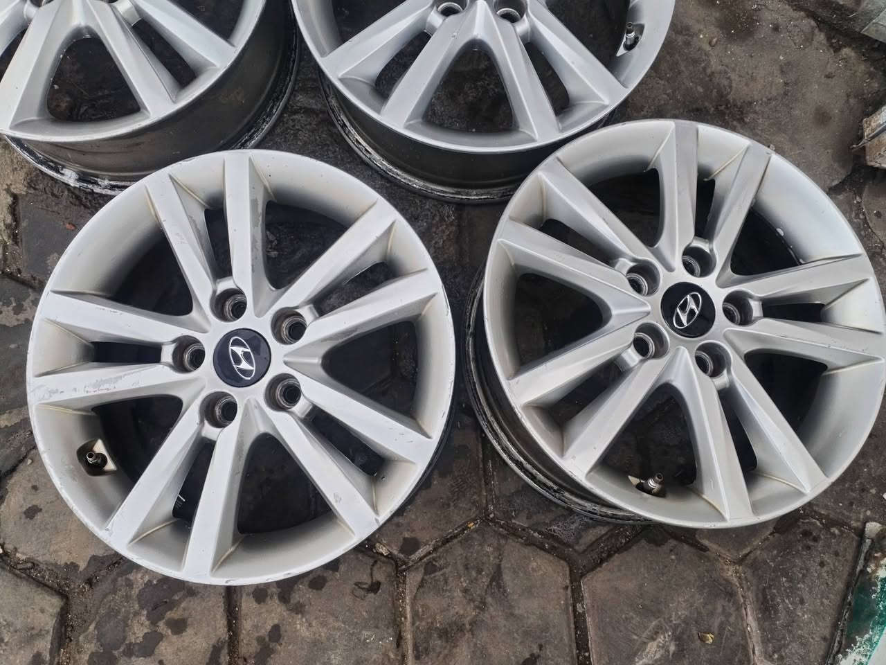 سلام عليكم للبيع ويل كب حجم ١٦ مال سوناته من 11ل 16 مال حاويه جديد لا عواج مكان كوت سعر خاص ***********
