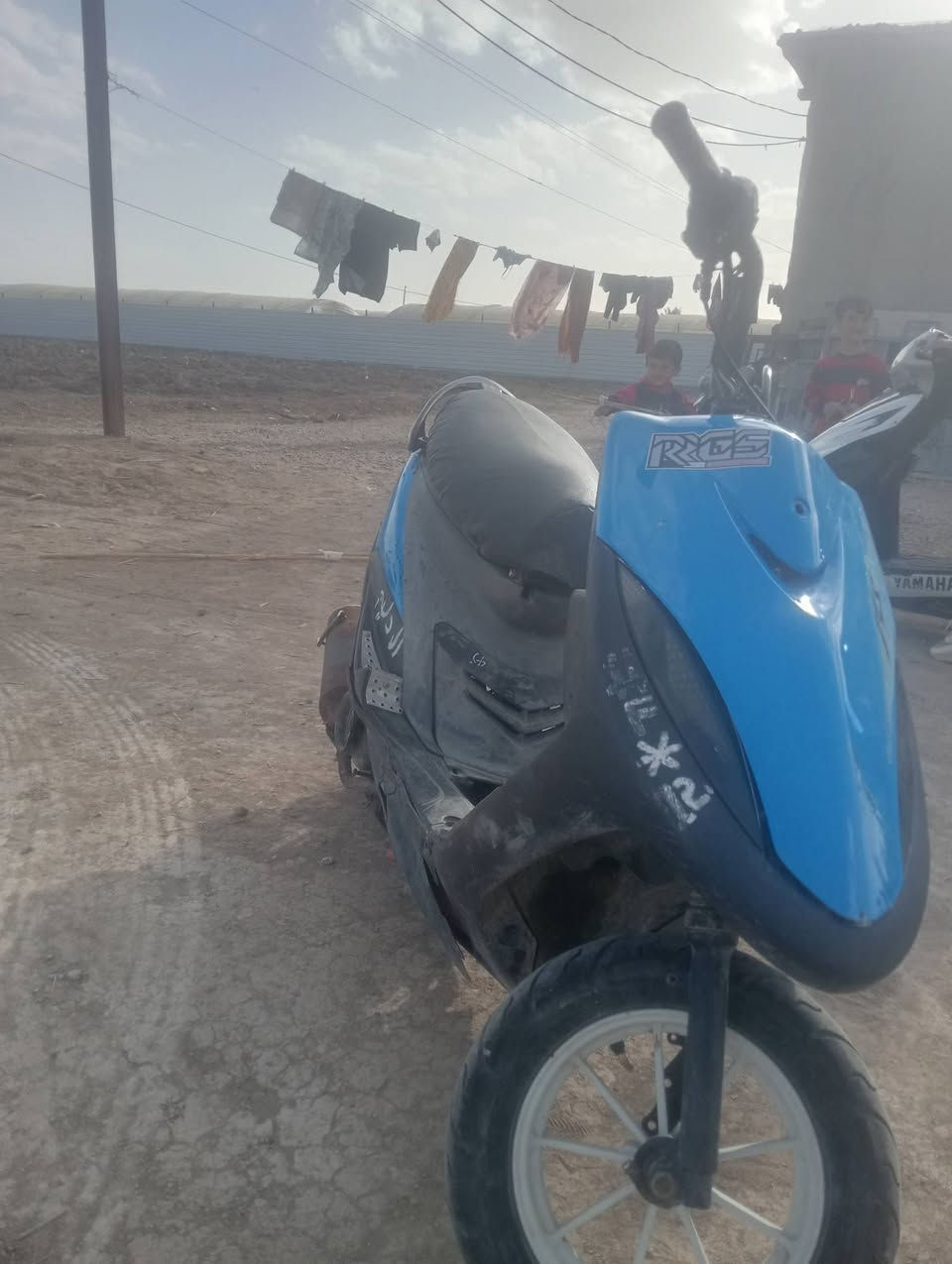 السلام عليكم شباب دراجه ماكس عدله مكينه مفتوحه تشتغل بس  تخربط للبيع كوم حديد السعر 150المكان بغداد اليوسفيه ***********
