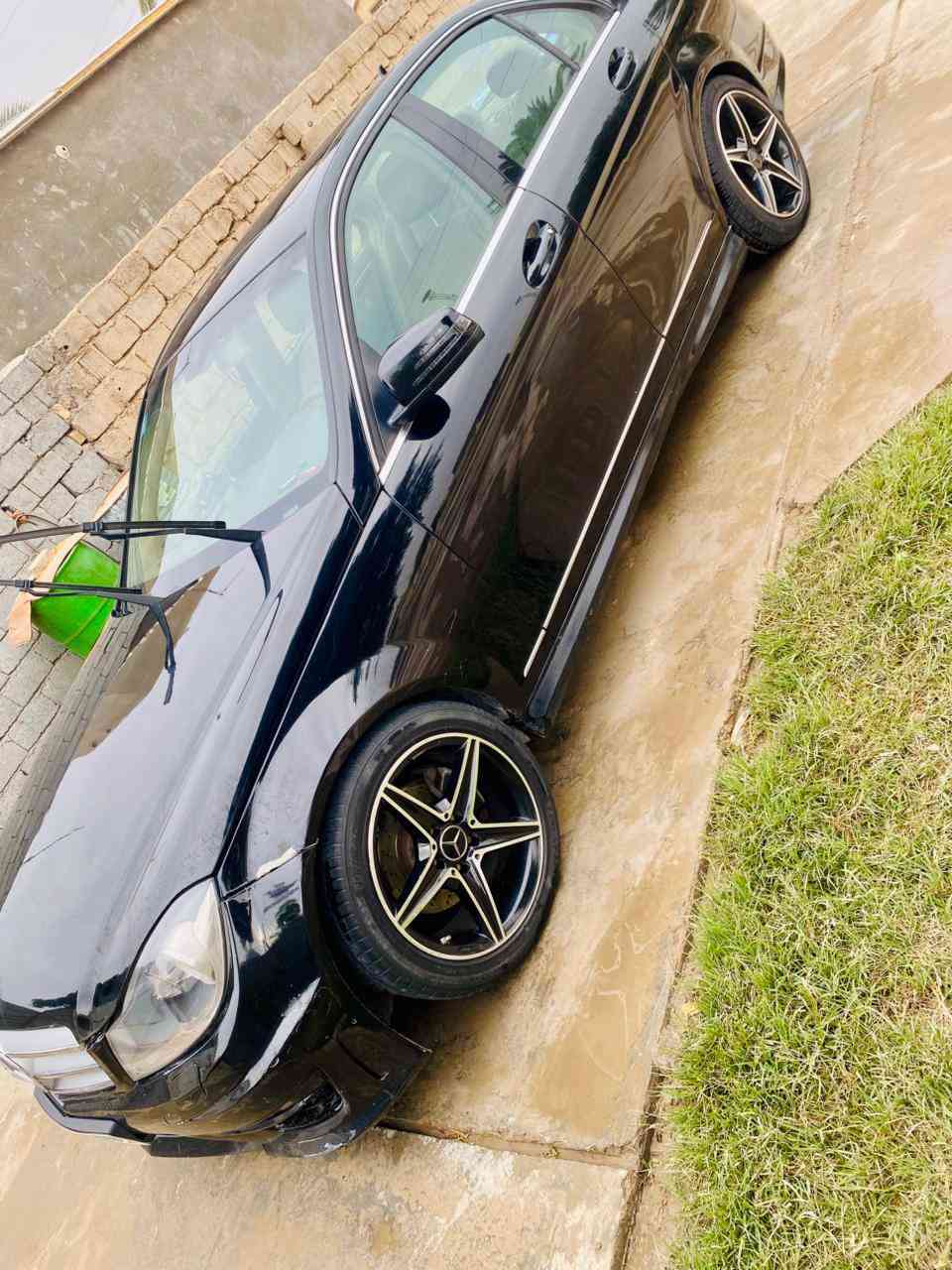 للبيع مرسيدس C300 موديل 2012 وارد أمريكي
🔹 المحرك: 6 سلندر 300

رقم بغداد بسمنه بيه 3 قطع فقط مواصفات معروفه فتحه بل سقف   تبريد تدفئه كله كفاله مكاني بابل  السعر 125 وبيه مجال  ***********
