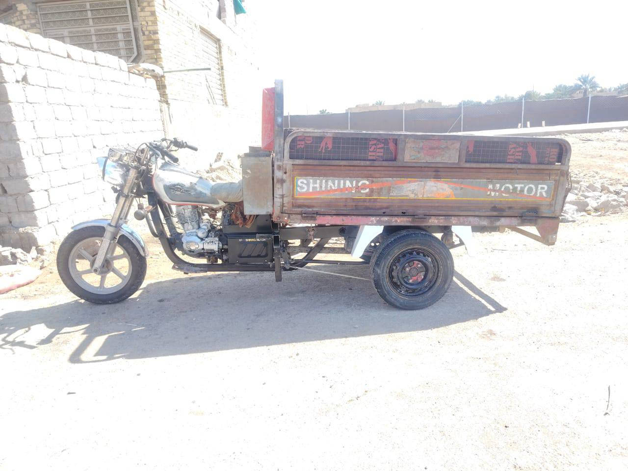 للبيع موديل 2016مكفوله من كلشي سلف كهرباء كله شغله محرك ما مفتوح أوراق ركبه مكفوله مكاني حله ***********
