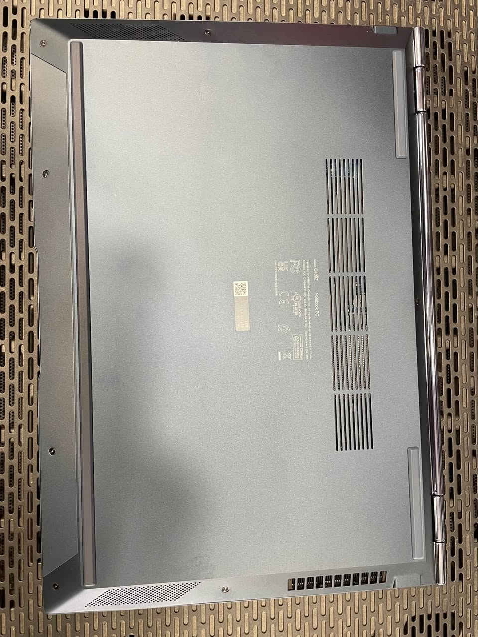 💻✨ ASUS Zenbook 14 OLED – لابتوب فاخر بشاشة مذهلة ✨💻

لابتوب نحيف وخفيف من ASUS مع شاشة OLED عالية الدقة وأداء سريع، مناسب للعمل، الدراسة، التصميم الخفيف، والاستخدام اليومي.

⚙️ المواصفات:
 • 🔹 الموديل: ASUS Zenbook 14 OLED Q409Z
 • 🔹 المعالج: Intel Core i5-1240P (Intel EVO)
 • 🔹 الرام: 8GB DDR5 بسرعة 4800MT/s
 • 🔹 التخزين: 256GB SSD NVMe (سريع جدًا)
 • 🔹 كرت الشاشة: Intel Iris Xe Graphics
 • 🔹 الصوت: Harman / Kardon مع Dolby Atmos
 • 🔹 الشاشة: 14 إنش OLED
 • 🔹 الدقة: 2880×1800 (2.8K)
 • 🔹 التردد: 90Hz
 • 🔹 HDR: VESA DisplayHDR

⭐ المميزات:

✅ شاشة OLED مذهلة بألوان قوية جدًا
✅ صوت احترافي من Harman/Kardon
✅ تصميم نحيف وخفيف وسهل الحمل
✅ أداء سريع للبرامج والأعمال اليومية
✅ مناسب للدراسة والعمل والتصفح والتصميم الخفيف

✨ ASUS Zenbook 14 OLED – لەپتۆپێکی پڕیمیۆم بە شاشەی ناوازە ✨💻

لەپتۆپێکی سووک و جوان لە ASUS، لەگەڵ شاشەی OLED بە کوالێتی بەرز و ئەداکاری خێرا، گونجاو بۆ خوێندن، کار و بەکارهێنانی ڕۆژانە.

⚙️ تایبەتمەندییەکان:
 • 🔹 مۆدێل: ASUS Zenbook 14 OLED Q409Z
 • 🔹 CPU: Intel Core i5-1240P (Intel EVO)
 • 🔹 RAM: 8GB DDR5 4800MT/s
 • 🔹 SSD: 256GB NVMe
 • 🔹 GPU: Intel Iris Xe Graphics
 • 🔹 دەنگ: Harman/Kardon + Dolby Atmos
 • 🔹 شاشە: 14 ئینچ OLED
 • 🔹 ڕووناکی: 2880×1800 (2.8K)
 • 🔹 Refresh Rate: 90Hz
 • 🔹 HDR: VESA DisplayHDR

⭐ تایبەتمەندی:

✅ شاشەی OLED بە ڕەنگ و کوالێتی زۆر بەرز
✅ دەنگی بەرز لە Harman/Kardon
✅ دیزاینێکی سووک و جوان
✅ خێرایی باش بۆ کارە ڕۆژانەکان
✅ گونجاو بۆ قوتابیان و کارمندان
✅ دۆخی زۆر پاک و ئامادەی بەکارهێنان

✅ حالة نظيفة وجاهز للاستخدام أربيل, العراق


**إذا كنت صاحب هذا الإعلان وتريد حذفه لأي سبب، رجاءا أرسل رسالة إلى الدعم الفني**