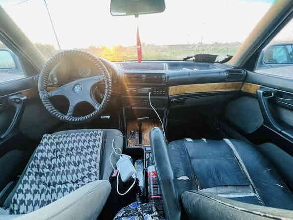 سلام عليكم بييم 735 كير محرك شرط صدر جديد كهربيات شغاله شرط التحويل السعر 20 ورقه مرواس حسب القناعه /***********
