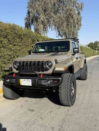 للبيع جيب كلاديتور موديل 2020 خليجية وكالة ليث العبيدي مكفولة محرك 3.6...