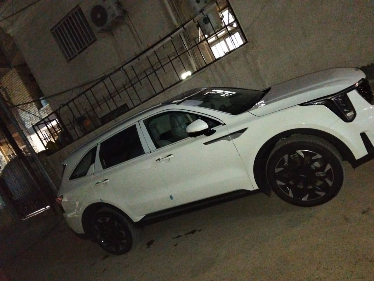 السلام عليكم سورنتو 2025فول مواصفات مكفوله كفاله عامه ماشيه 11الف عنوانها بغداد المشتل سعرها 340وبيها مجال اي استفسار اتصل ودلل***********
