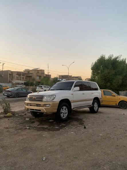 لاندكروز موديل 2007 البيع حديدة مكينه وكير اتوماتيك محورة سته سلندر خير من الله  مكينه وكير وصدار مكفولات دوشمه عامه سيارة كهربائي كله شغالة  تخم تاير جديد باتري جديد كهربائياتها كلها شغاله كيج بنزين كيج حمامه فيت بم عدد 2 بلادي شاشة جبيرة كامرة دوارة سيارة حديدة السعر 65 وبيه مجال الطيبين علمن سيارة حديدة عنواني بغداد البيع فقط والله يرزق الجميع ***********
