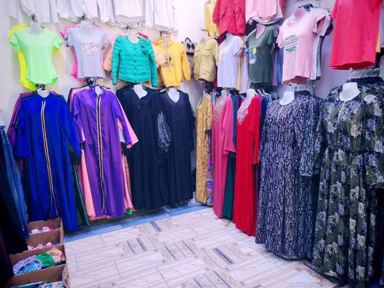 تنزيلات كماليات الأنيق الأسعار بلاش يا بلاش فقط كلمة الله يرزقك للثواب العنوان بابل محاويل ناحية الإمام مرقد الأمام محمد بن الحسن الاسمر ع جمله اكووو ***********
