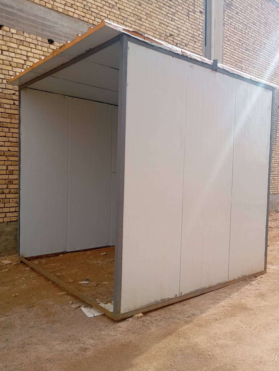 سلام عليكم كرفان للبيع 3*3ورتفال 3ناصرية مركز***********
