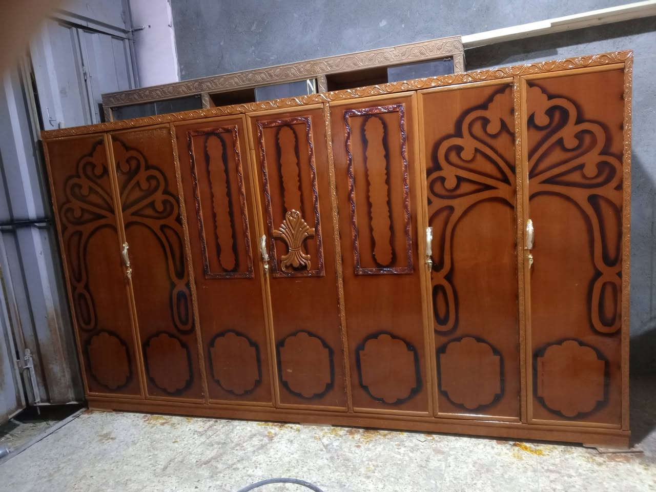 كنتور ناصي ثابت سعرة 150 عنواني رميثة اشتري نضد وكنتور العدة يراسلني خاص***********
