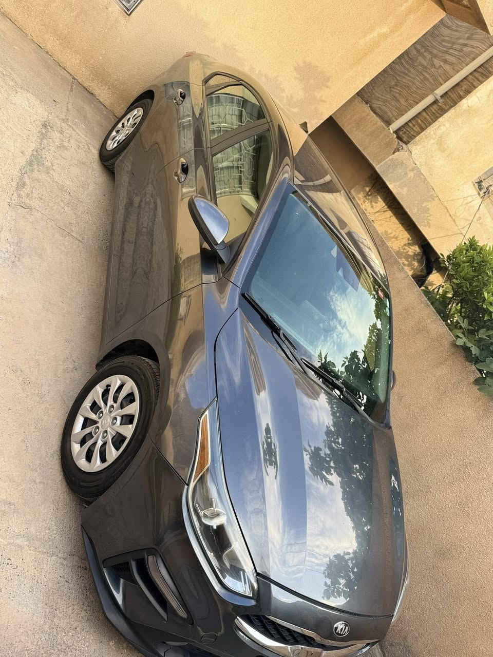 Kia forte
2021
رقل اربيل
حادث جاملغ و بنديل صبوغ بدون دواخل حادث سيارة موجود
ارباك بس ستيرن 
سيارة ب اسمي تحويل وكالة نفس يوم
سيارة ب اربيل
سعر١٣٧ بيها مجال
***********
واتساب فايبر
