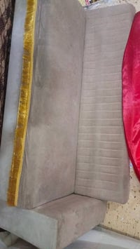 ديوان • ١٠ مقاعد