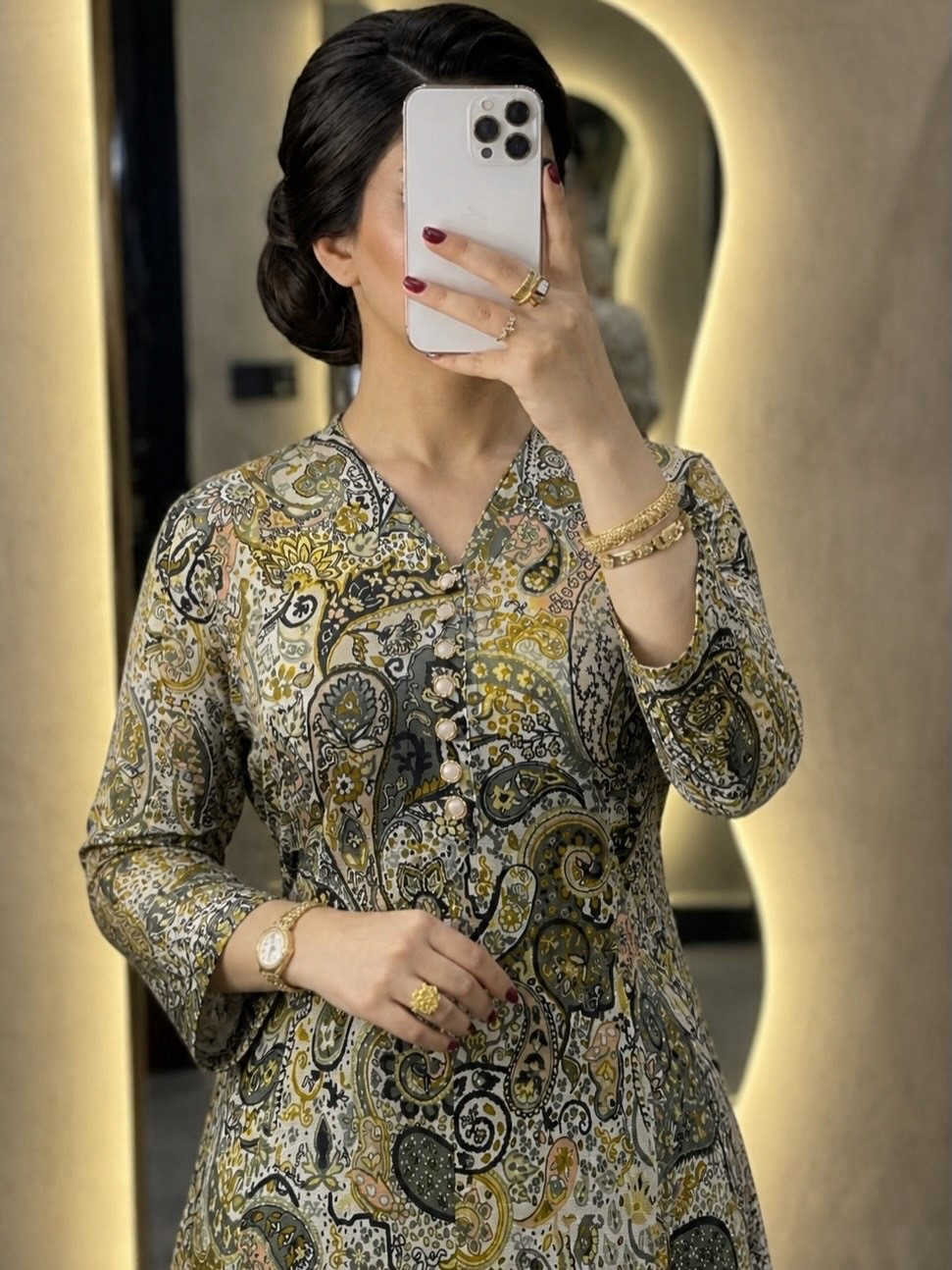 ‼️لكثره الطلب تم تكرار الموديل ‼️
السعر :  20 الف 
والتوصيل مجاني داخل الكوت 
القياسات 2XL/3XL/4XL/5XL/6XL
📥 للحجز: راسلي الصفحة أو اتصلي على: ***********
📍 العنوان: الكوت - شارع الهورة - مجمع الساعة الطبي.
🚖 التوصيل: متوفر داخل الكوت ولجميع 
المحافظات
