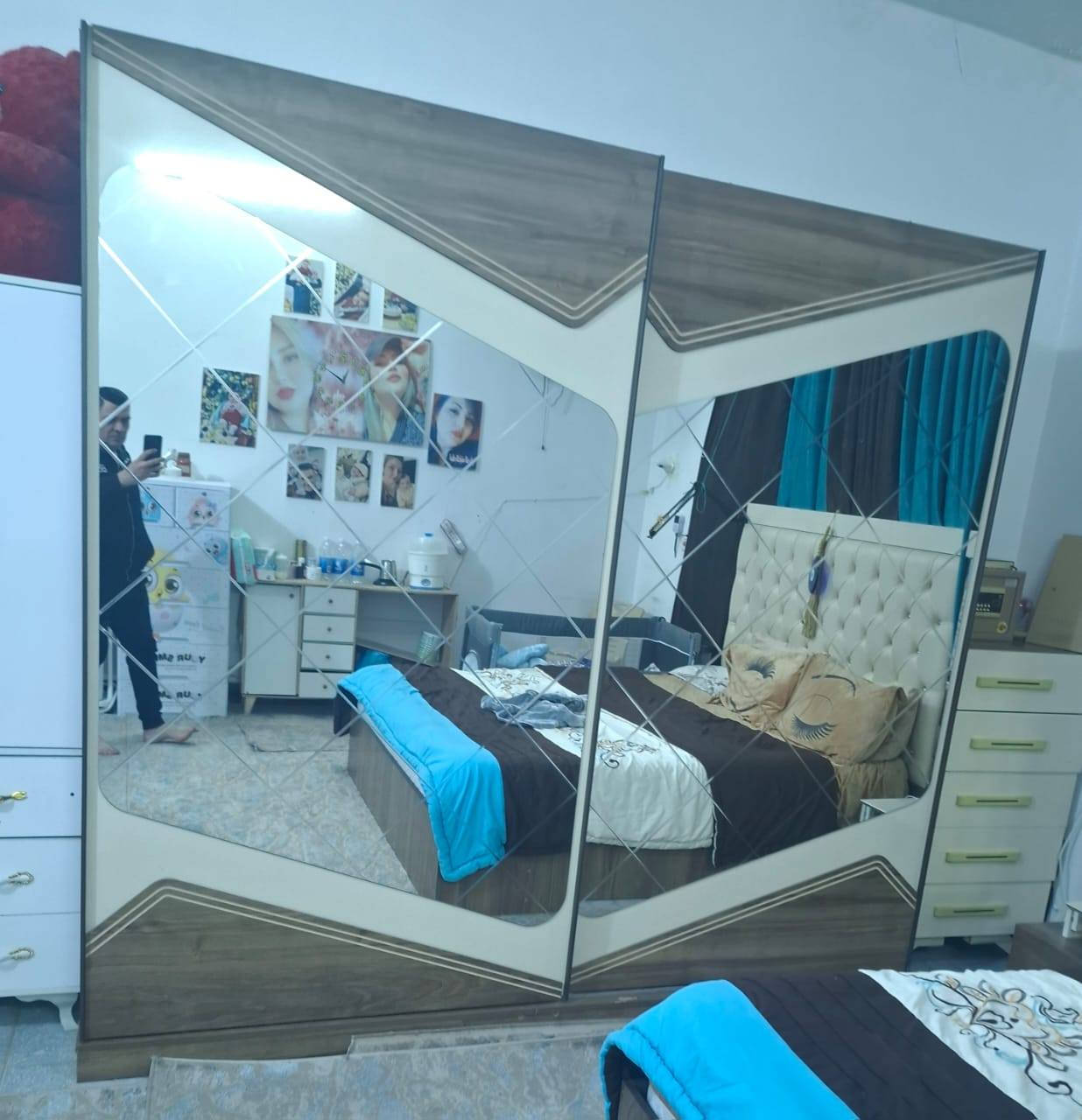 غرفه للبيع وياه كنتور بابين
غرفه جديده بسعر مناسب مستعجل عل بيع
***********
