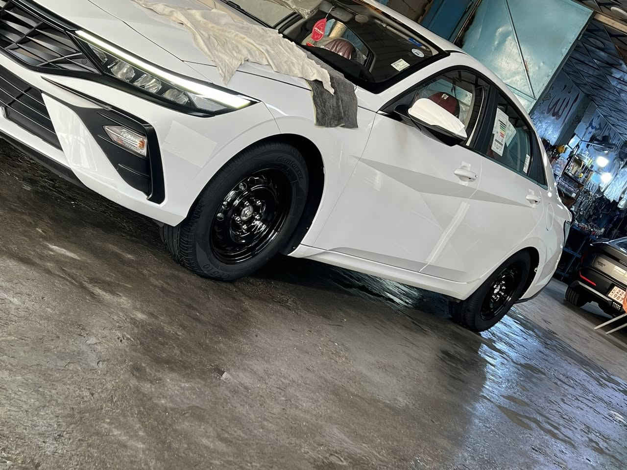 السلام عليكم النترا تجميع صيني موديل 2024 فول مواصفات داخل لونين كشن كهرباء ماشيه 38 _ بيه طخه باب الخلفي ع كد شبر السعر (138)$ بيه مجال بسيط الرقم.       ***********
