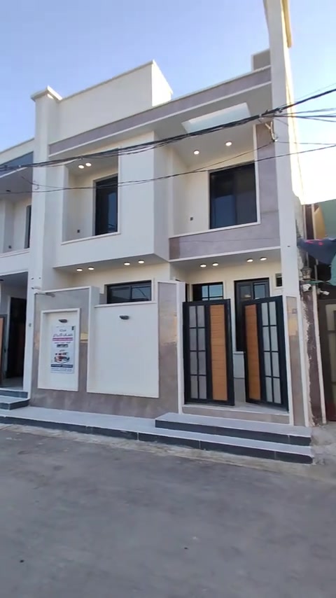 بيت للبيع في كربلاء شارع السيدة زينب ع قرب فندق البارون جار العباس   قريب للامام الحسين ع مساحة118متر. مع الاثاث      البيت بناء جديد بعده مامسكون   طابقين 4 غرف نوم 3صحيات واستقبال وصاله ومطبخ  كافة الخدمات تبليط عرض الشارع 10متر ماء مجاري كهرباء شغل البيت درجة اولى البناء طابوك جمهورية كونكريت مسلح صب مركزي ارضيه الطابق الأول بورسلين والطابق الثاني بورسلين  ابواب الداخلية  تغليف تركي  حداديه 2ملم وBVCمقطع تركي تفصال  التاسيس الماء خلاطات دفن ماركت افياء طرادات دفن  صبغ الواجهه بتك التركي  ديكورات مغربي منظومه كامرات طابو زراعي قرار محكمة سند 25 الاستفسار اتصل واتساب  *********** *********** ***********

