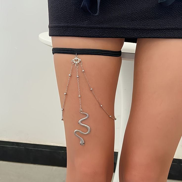 سوار الفخذ على شكل ثعبان🐍😍 سوار للفخذ ويرهم قلادة🐍✔️

تميزي بأحدث إطلالة مثيرة وساحرة ♥️

🌟كوالتي ممتاز أصلي ✔️
🌟طلاء ثابت بجودة عالية 💯
🌟غير قابل للصدأ ✔️ 
🌟مصمم بلمسة جاذبية 😍 
🌟تألقي بسحر جاذبية التصميم الساحر 😍😊
🌟متوفر باللون الفضي المميز 🩶

السعر 10  الاف 
🚘يوجد خدمة توصيل لجميع محافظات العراق 5 الاف🚘


**إذا كنت صاحب هذا الإعلان وتريد حذفه لأي سبب، رجاءا أرسل رسالة إلى الدعم الفني**