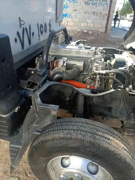 کانتر2017 HD پەمپ و نوزڵ و سۆپەر           تایەی تازەيە بۆدی5,5درێژە 2,15 پانە سەنەوی تا2030 تازەیە 214000 ڕۆشتوە سعری 285 وەرەقە معامەلە
*********** السليمانية
